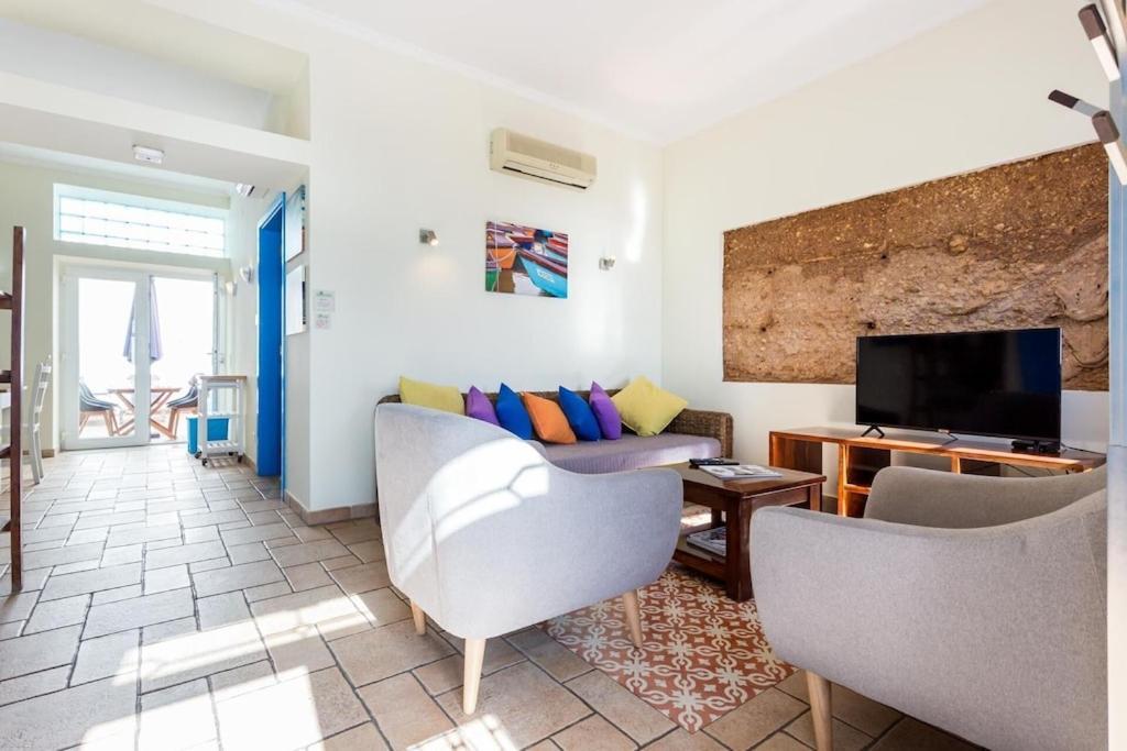 Refurbished Beachfront House, Pool, Ac, Wifi, Albufeira, Sea View Zewnętrze zdjęcie